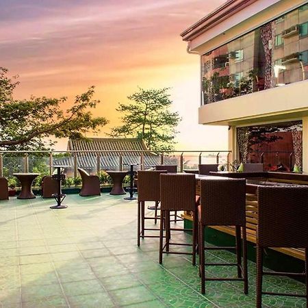 D Circle Hotel Manila Exterior foto