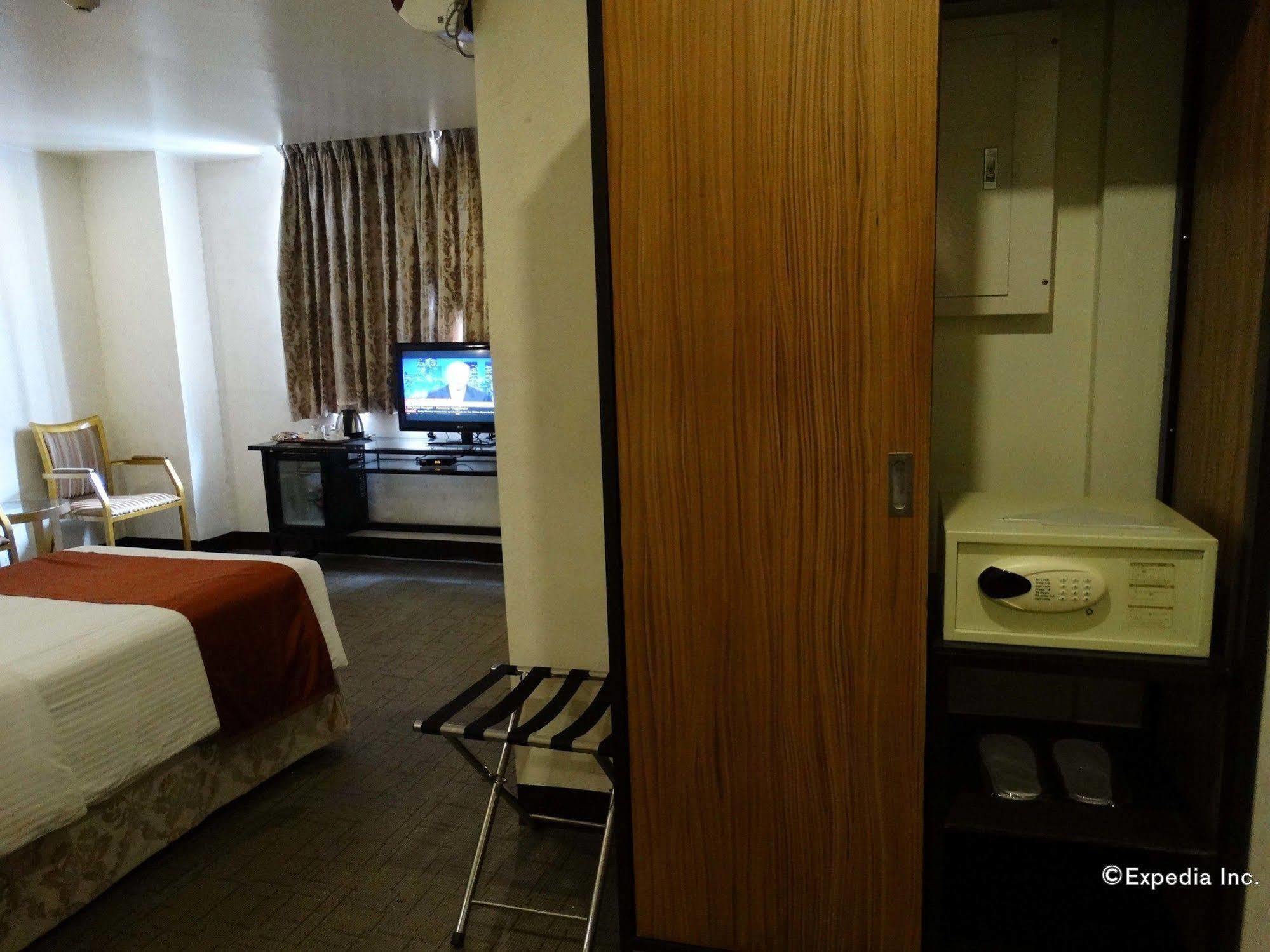 D Circle Hotel Manila Exterior foto